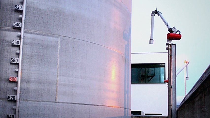 Controlled infrastructure for sensitive B2B liquid bulk flows.